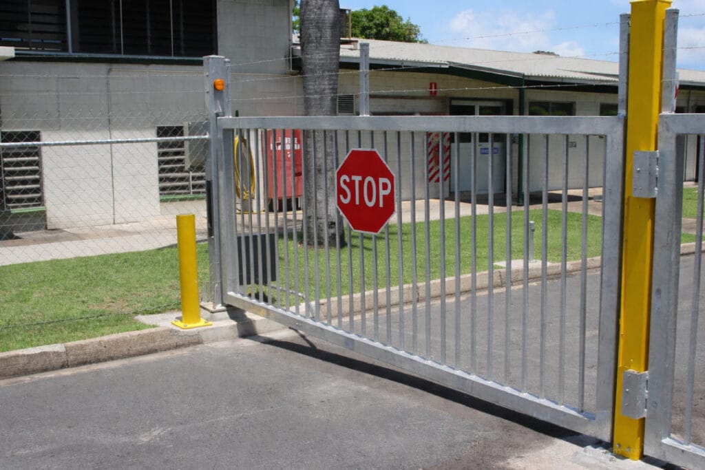 swing gate single leaf repair